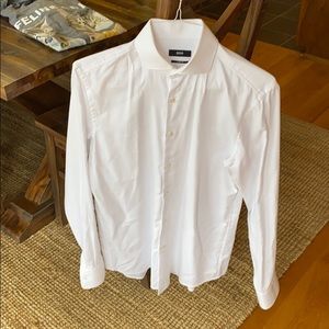 White Hugo boss men’s dress shirt